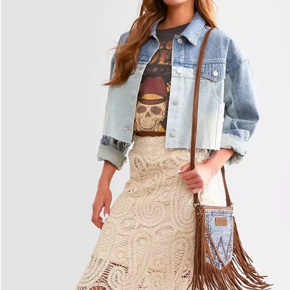 SOLD OUT Wrangler Fringe Denim Crossbody 🤠 Western Boho Jean Pocket Bag - Picture 6 of 6